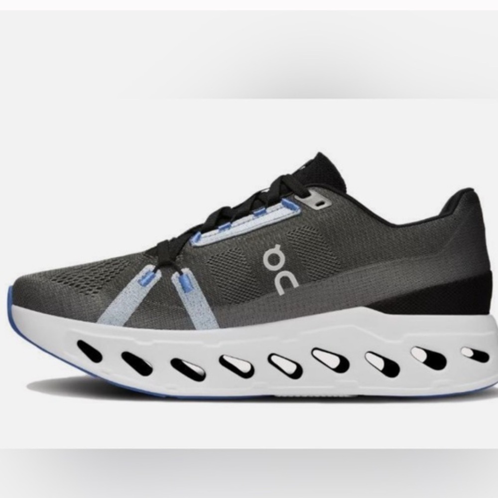 Women’s On Cloud 
Cloudeclipse